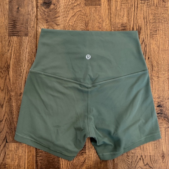Lululemon Align High Rise Short 4" Grey Eucalyptus Biker Women's Size 4 W7BY6S - Picture 3 of 6